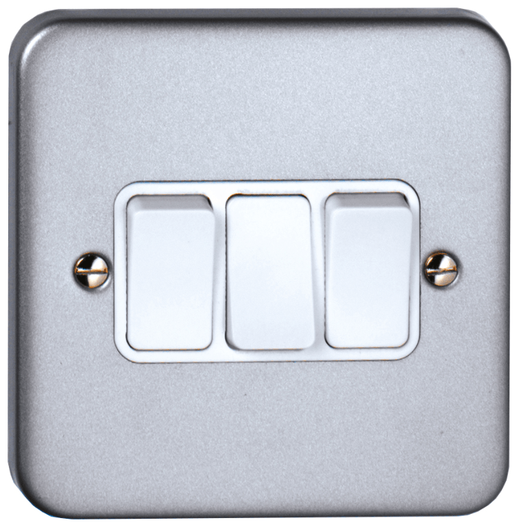Deta Metal Clad 10A 3 Gang 2W Plate Switch & Back Box With Knockouts ...