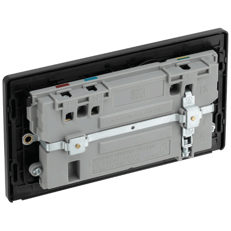 BG Evolve Matt Blue Wifi Extender Double Switched 13A Power Socket + 1 X USB (2.1A) - PCDDB22UWRB, Image 3 of 3