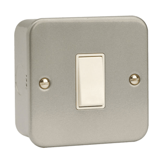 Click Scolmore Essentials Metal Clad 1 Gang Intermediate 10A Switch - CL025