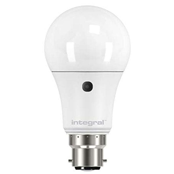 Integral 5.5W BC/B22 GLS Auto Sensor Warm White LED Bulb - ILGLSB22SC025